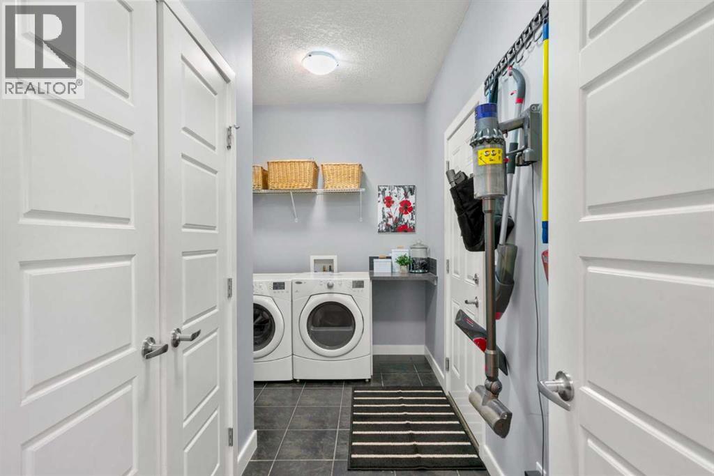 25 Fireside Landing, Cochrane, Alberta  T4C 0V9 - Photo 30 - A2285252