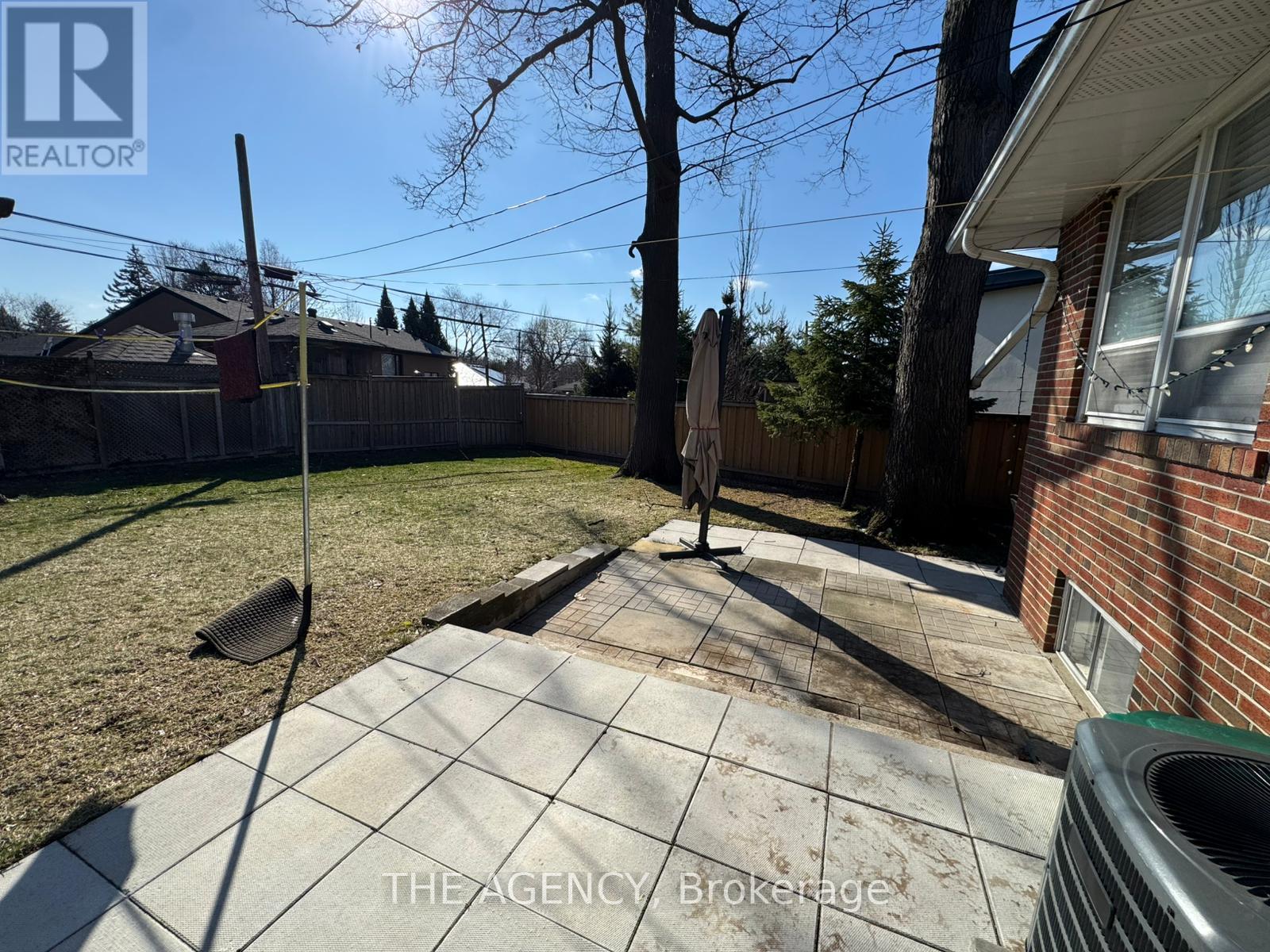 64 Farningham Crescent, Toronto, Ontario  M9B 3B6 - Photo 25 - W12966458