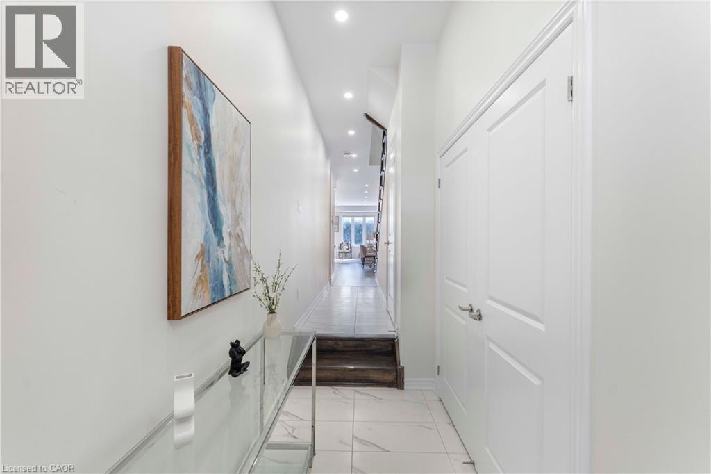 1426 Oakmont Common, Burlington, Ontario  L7P 0V8 - Photo 4 - 40806339