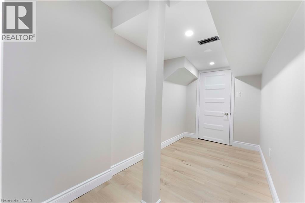 1426 Oakmont Common, Burlington, Ontario  L7P 0V8 - Photo 48 - 40806339