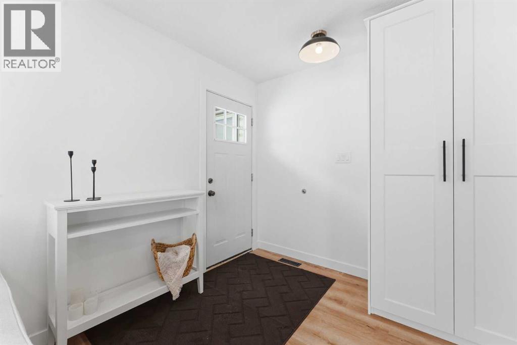 8119 Ranchview Drive NW, Calgary, Alberta  T3G 1G6 - Photo 4 - A2298459