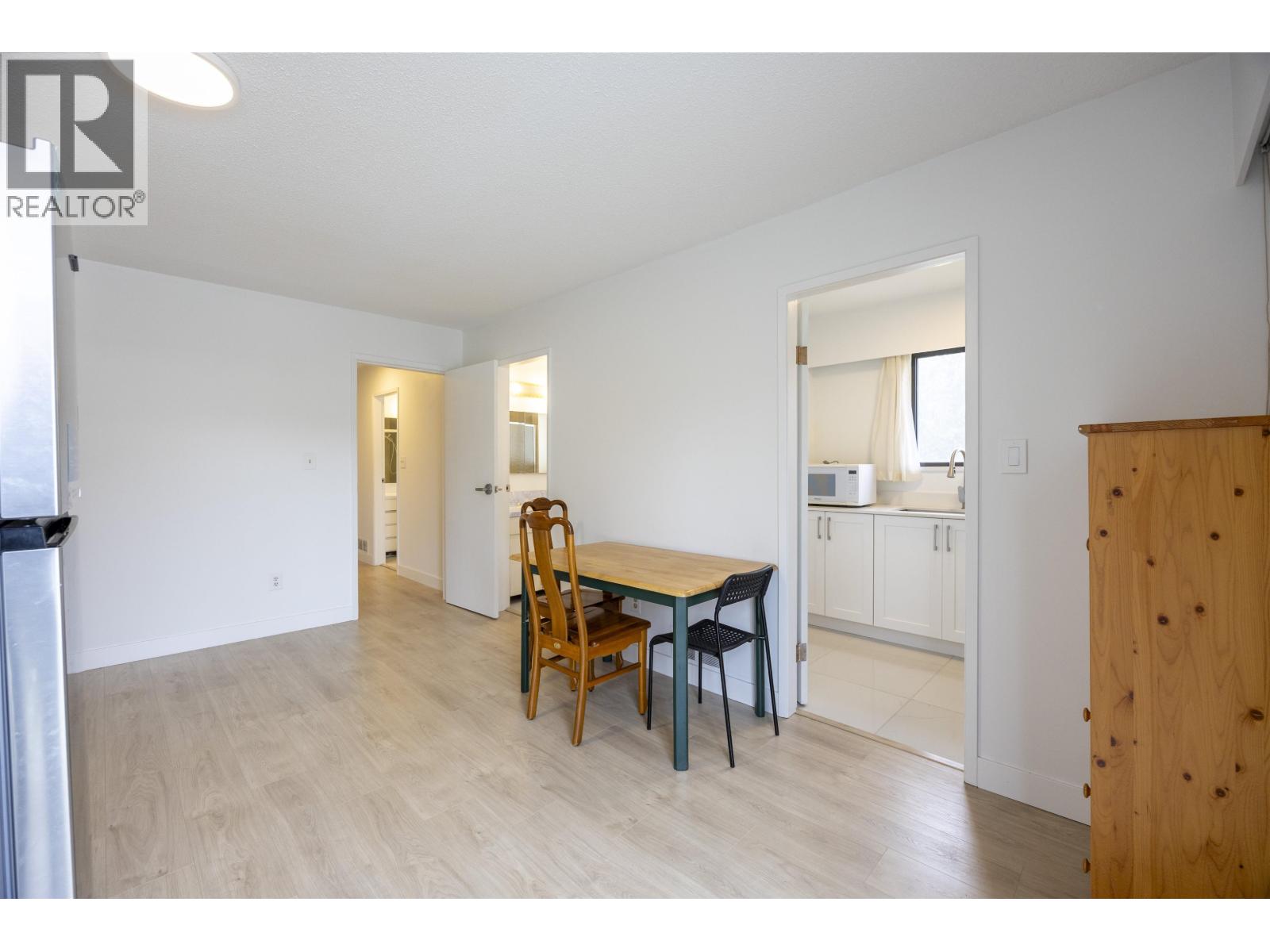 1277 Holdom Avenue, Burnaby, British Columbia  V5B 3V5 - Photo 16 - R3108048