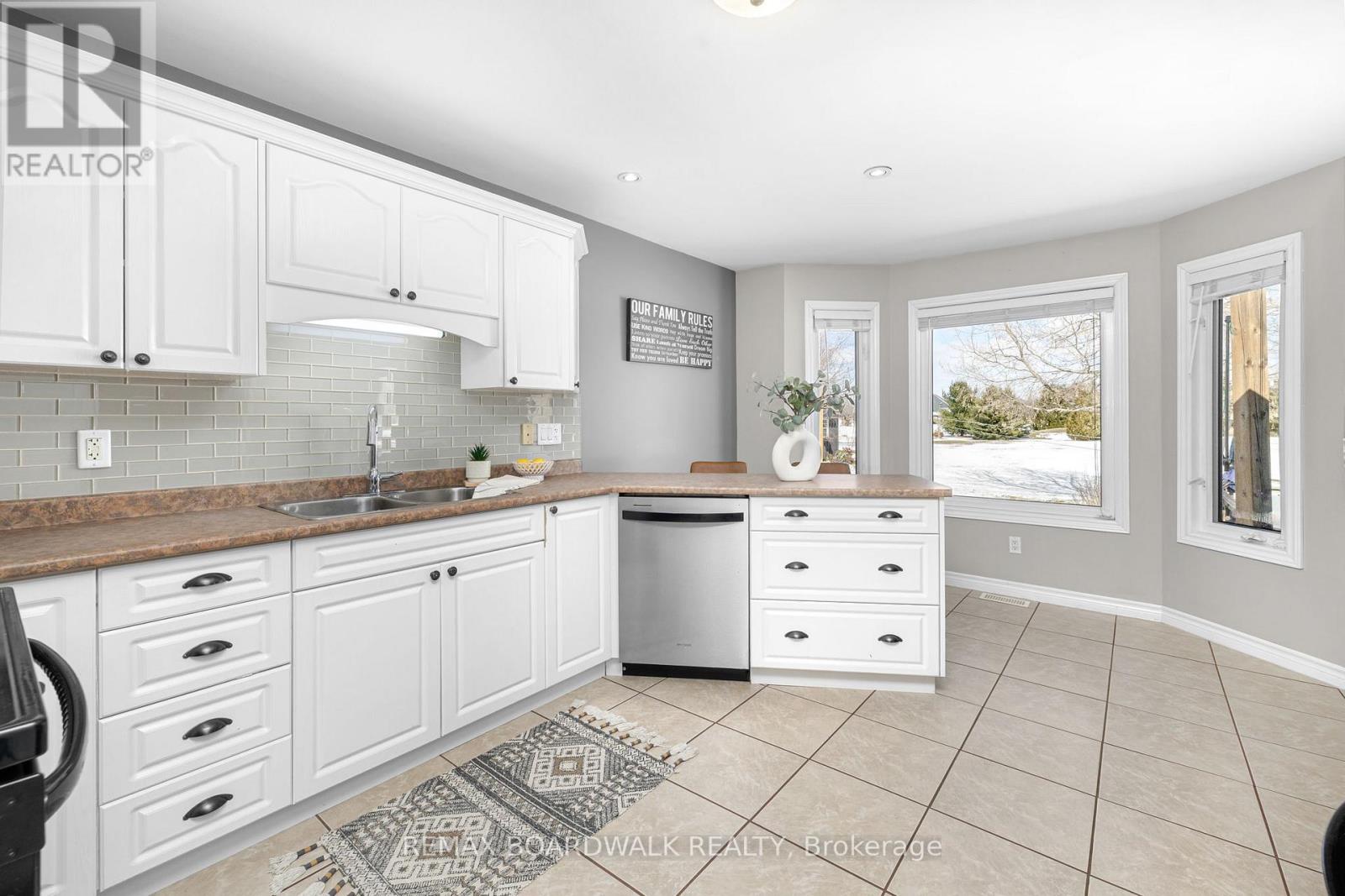 157 Macpherson Way, Rr #7 Way, Drummond/north Elmsley, Ontario  K7H 3C9 - Photo 9 - X12971340