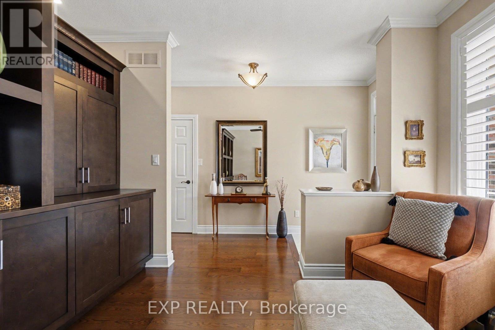 45 Morenz Terrace, Ottawa, Ontario  K2K 3H2 - Photo 5 - X12971402