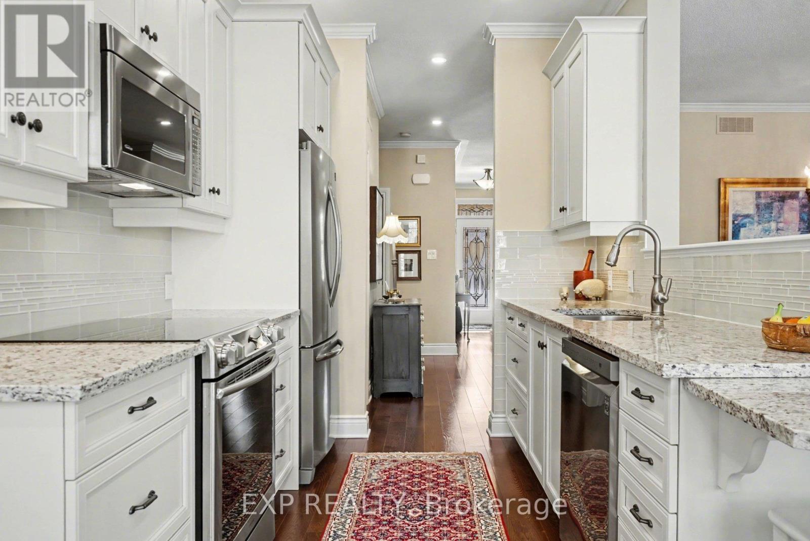 45 Morenz Terrace, Ottawa, Ontario  K2K 3H2 - Photo 7 - X12971402