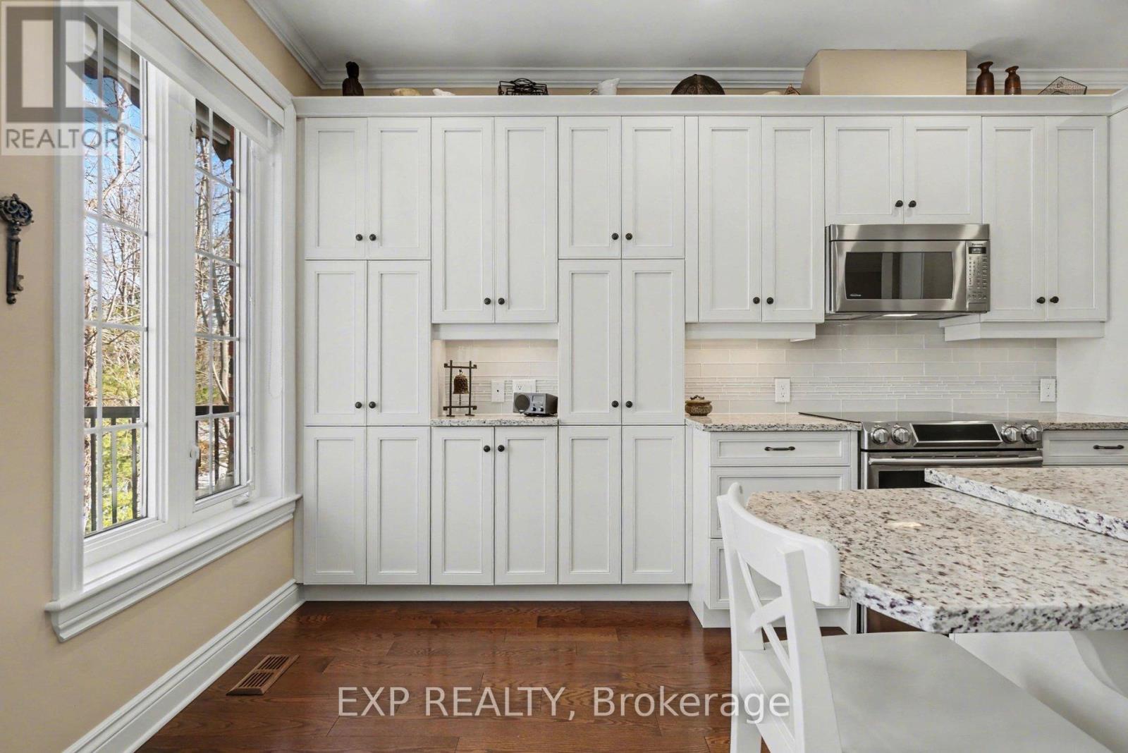 45 Morenz Terrace, Ottawa, Ontario  K2K 3H2 - Photo 9 - X12971402