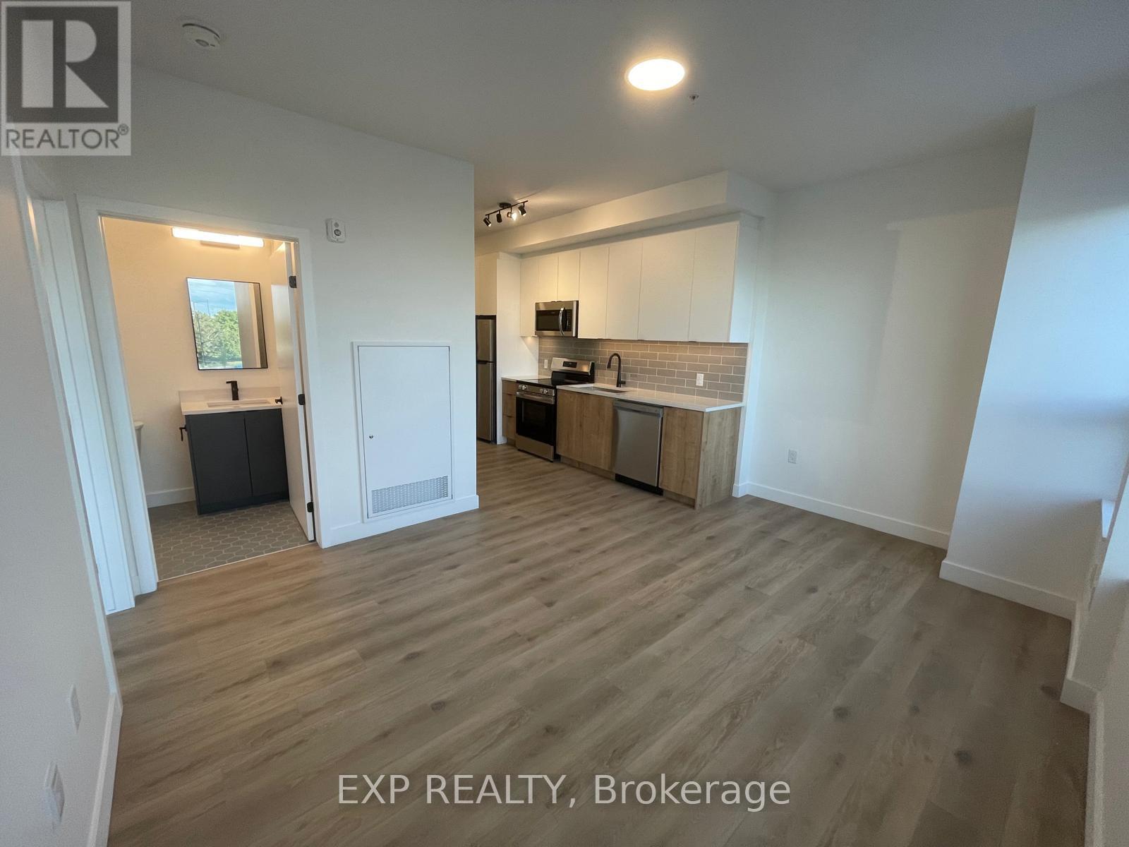 202 - 1600 James Naismith Drive, Ottawa, Ontario  K1B 5N8 - Photo 15 - X12971414