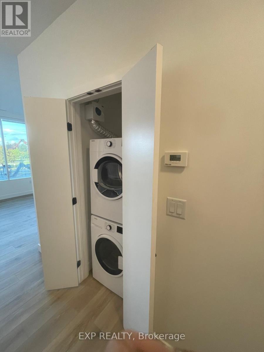 202 - 1600 James Naismith Drive, Ottawa, Ontario  K1B 5N8 - Photo 4 - X12971414