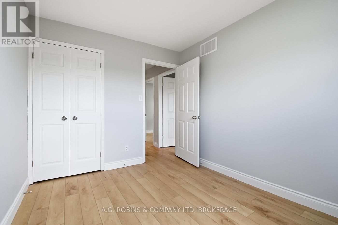 27 Briarsdale Crescent, Welland (N. Welland), Ontario L3C 6R8 - Photo 20 - X12971388