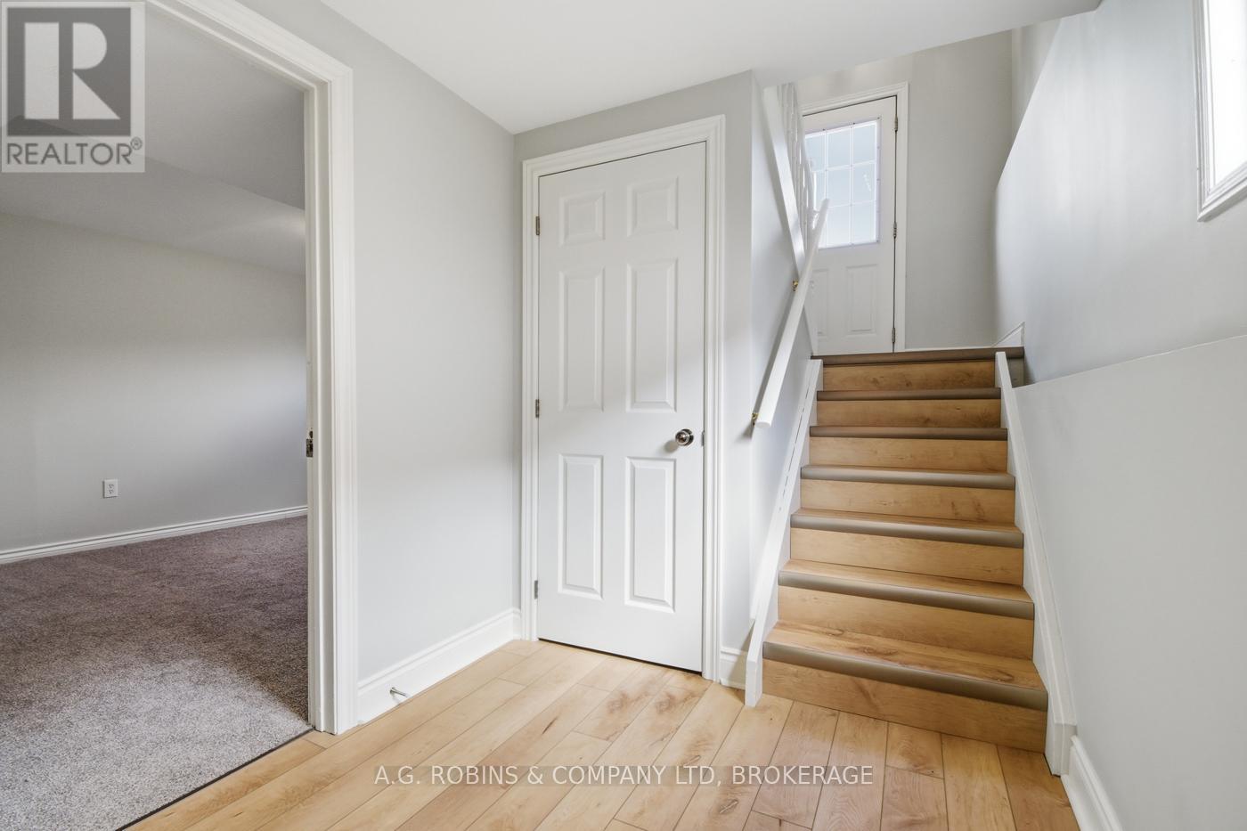 27 Briarsdale Crescent, Welland (N. Welland), Ontario L3C 6R8 - Photo 26 - X12971388