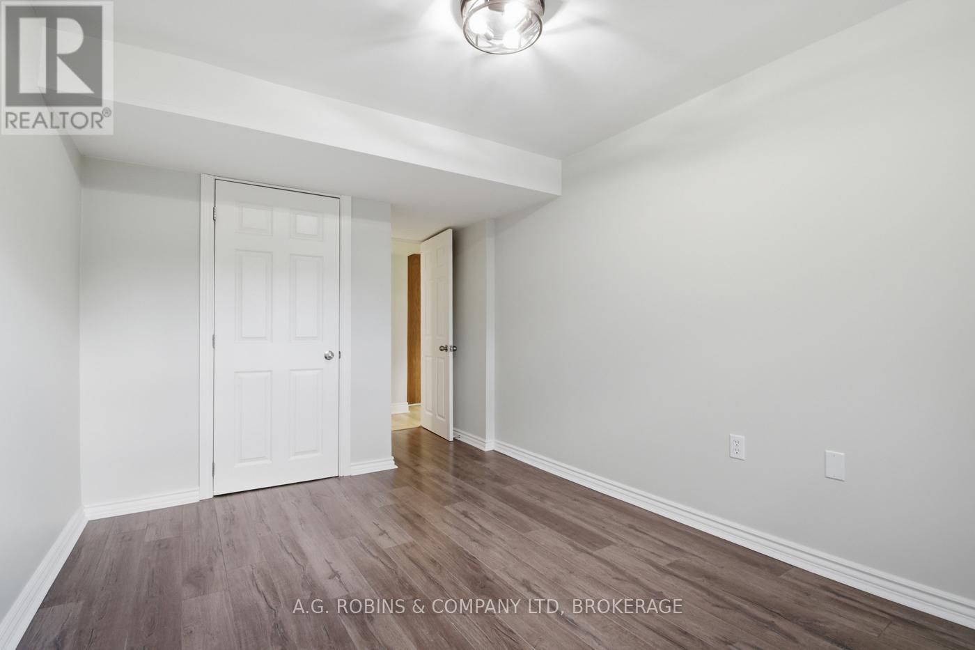 27 Briarsdale Crescent, Welland (N. Welland), Ontario L3C 6R8 - Photo 33 - X12971388