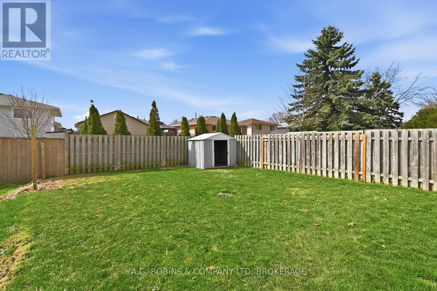 27 Briarsdale Crescent, Welland (N. Welland), Ontario L3C 6R8 - Photo 40 - X12971388
