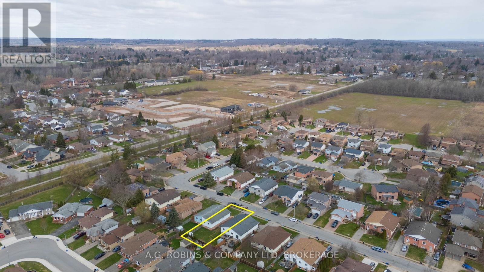 27 Briarsdale Crescent, Welland (N. Welland), Ontario L3C 6R8 - Photo 44 - X12971388