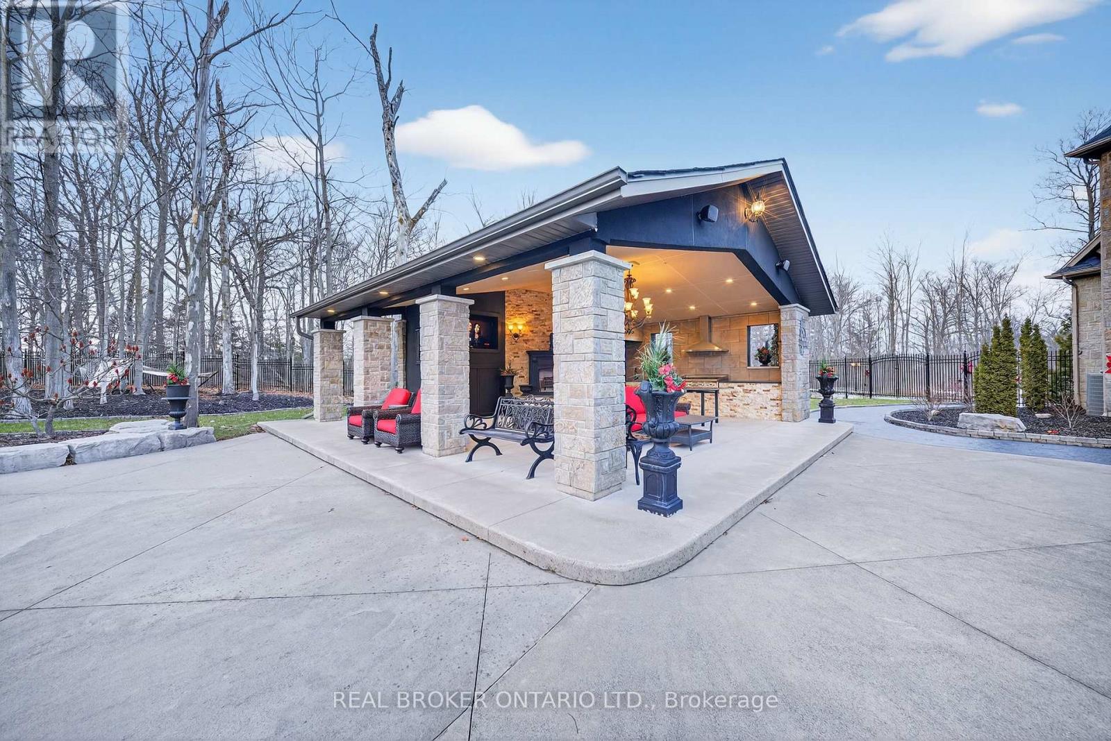 2600 Maple Street, Pelham, Ontario  L0S 1C0 - Photo 39 - X12971408