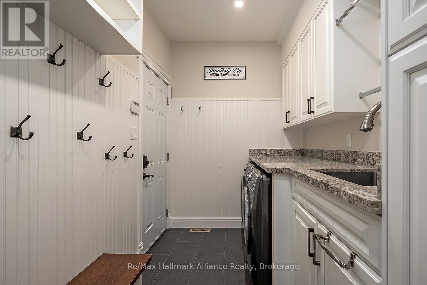 2069 Nipigon Drive, Oakville, Ontario  L6H 4G3 - Photo 19 - W12971272