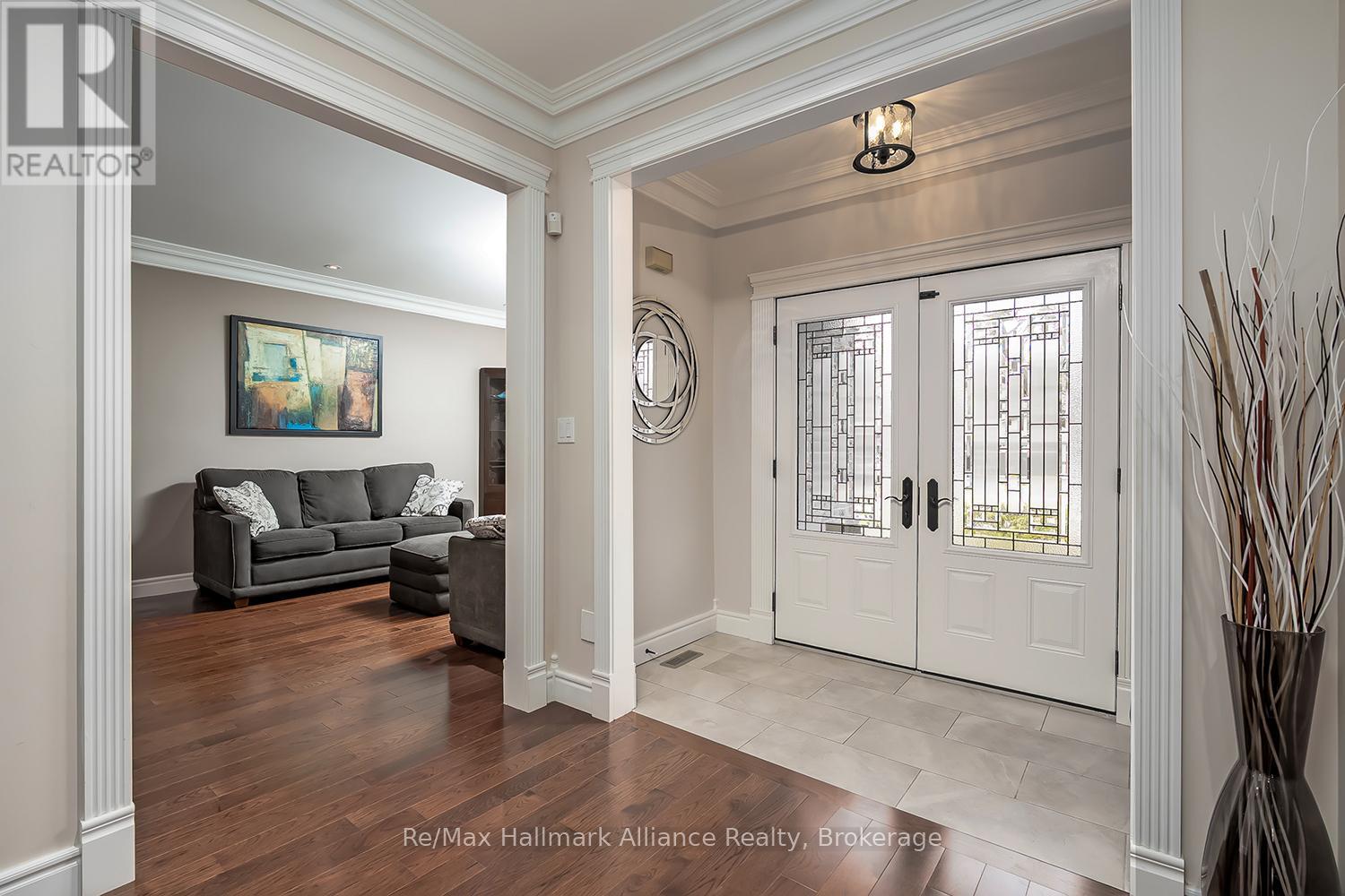 2069 Nipigon Drive, Oakville, Ontario  L6H 4G3 - Photo 6 - W12971272