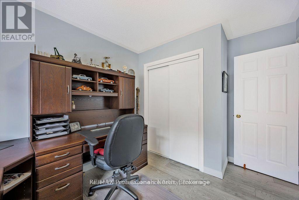 66 Coleman Drive, Barrie (Edgehill Drive), Ontario  L4N 0N9 - Photo 18 - S12971284