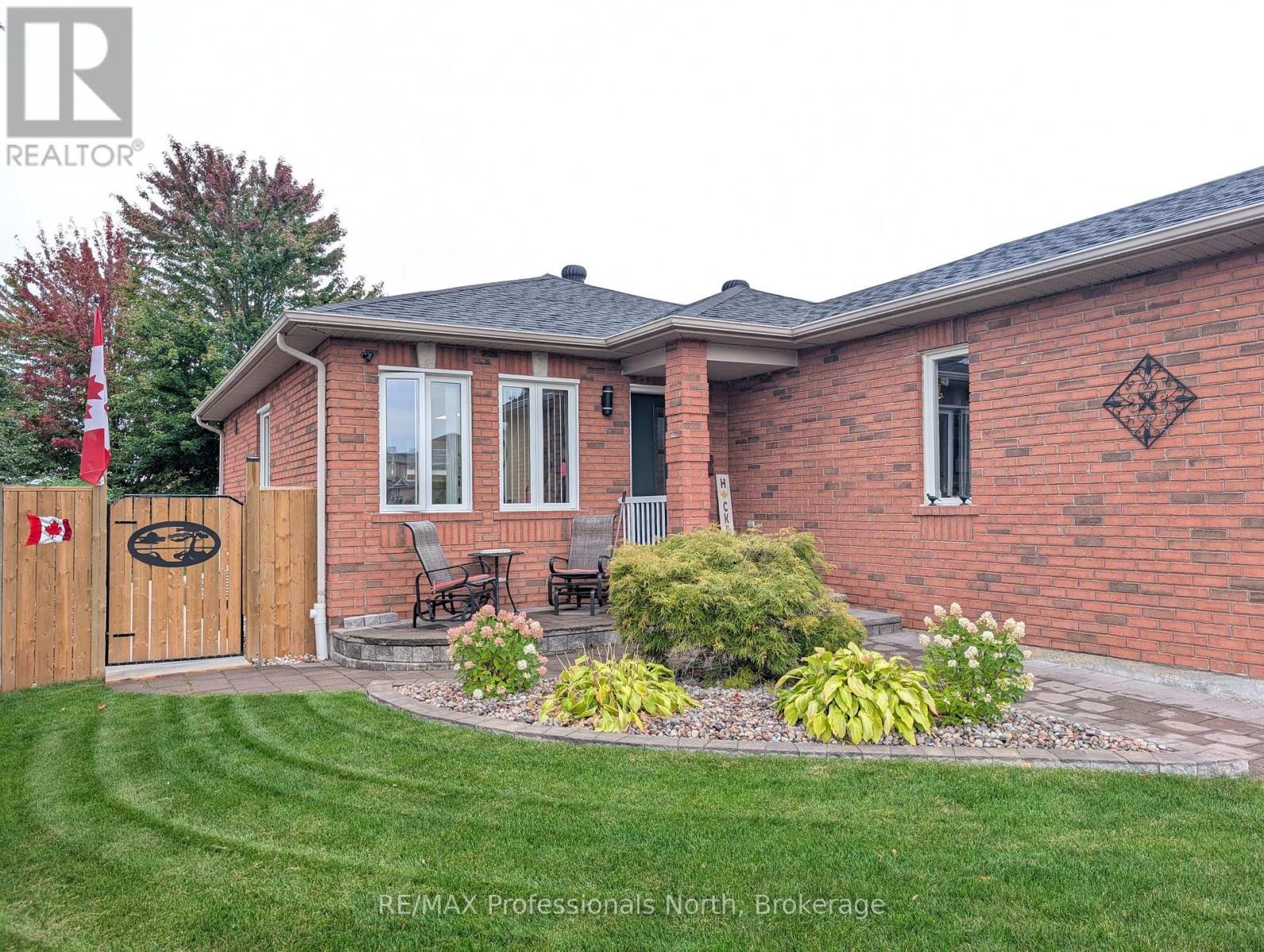 66 Coleman Drive, Barrie (Edgehill Drive), Ontario  L4N 0N9 - Photo 2 - S12971284