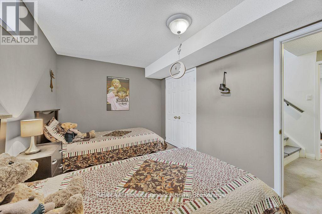 66 Coleman Drive, Barrie (Edgehill Drive), Ontario  L4N 0N9 - Photo 22 - S12971284