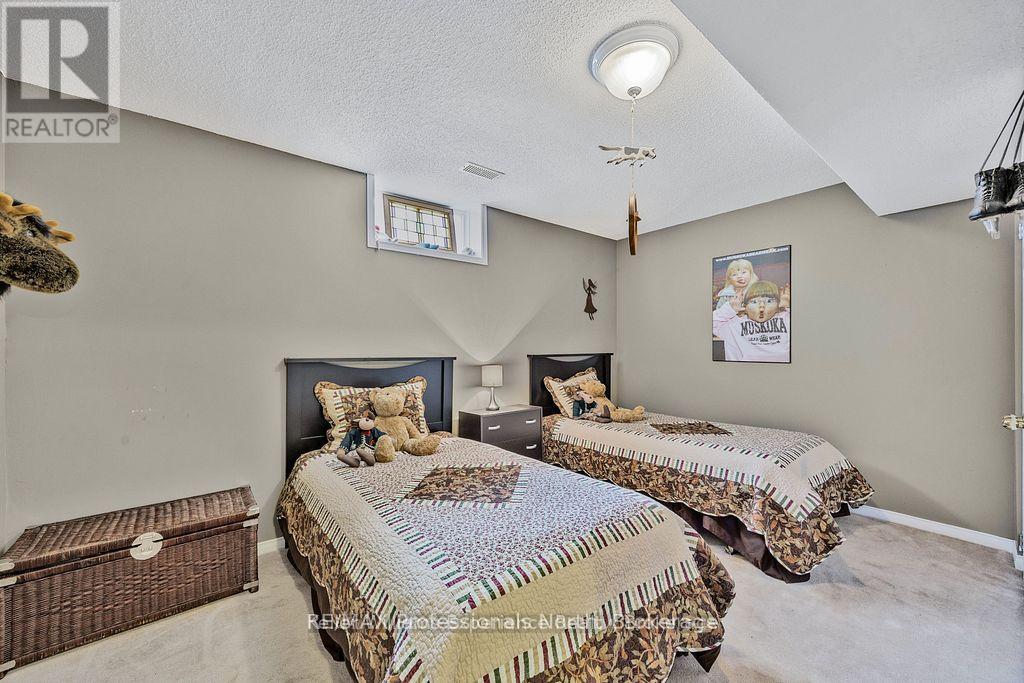 66 Coleman Drive, Barrie (Edgehill Drive), Ontario  L4N 0N9 - Photo 23 - S12971284