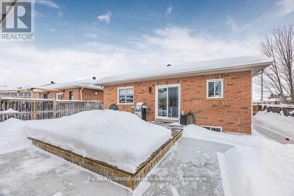 66 Coleman Drive, Barrie (Edgehill Drive), Ontario  L4N 0N9 - Photo 29 - S12971284