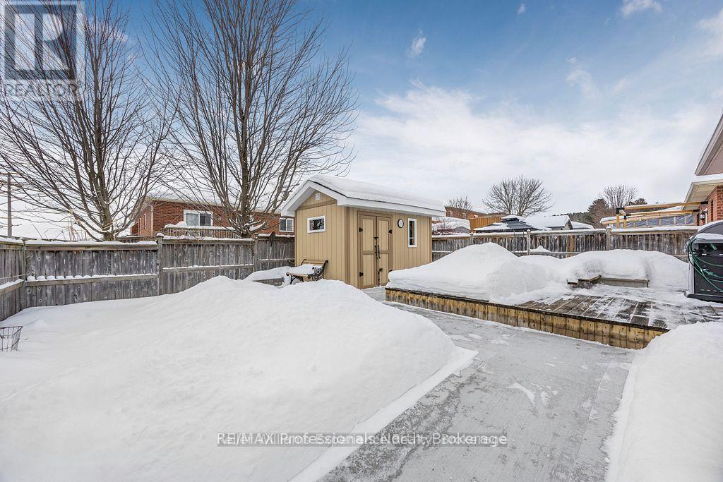 66 Coleman Drive, Barrie (Edgehill Drive), Ontario  L4N 0N9 - Photo 31 - S12971284