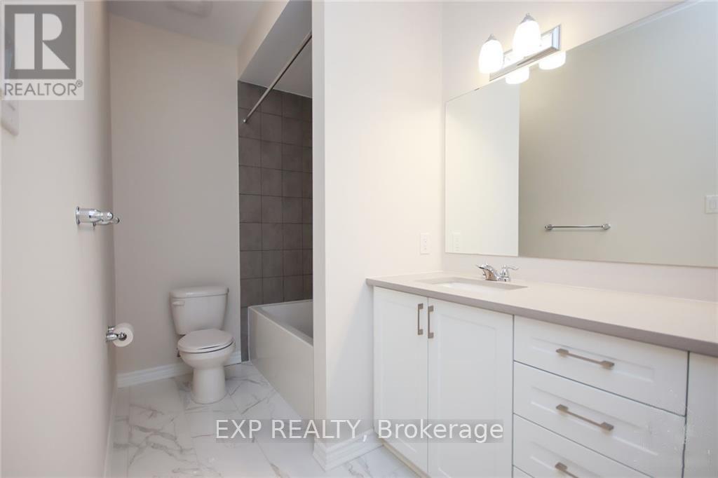 808 Mikinak Road, Ottawa, Ontario K1K 5A5 - Photo 15 - X12917922