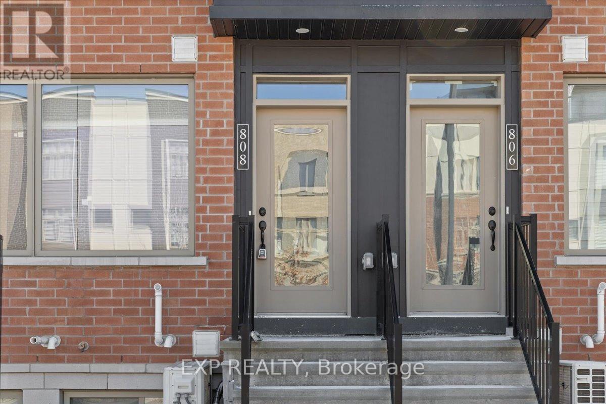 808 Mikinak Road, Ottawa, Ontario K1K 5A5 - Photo 3 - X12917922