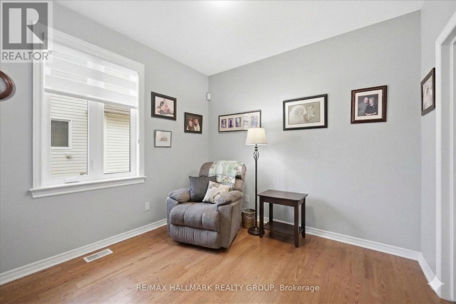 724 Long Point Circle, Ottawa, Ontario  K1T 4E9 - Photo 27 - X12927972