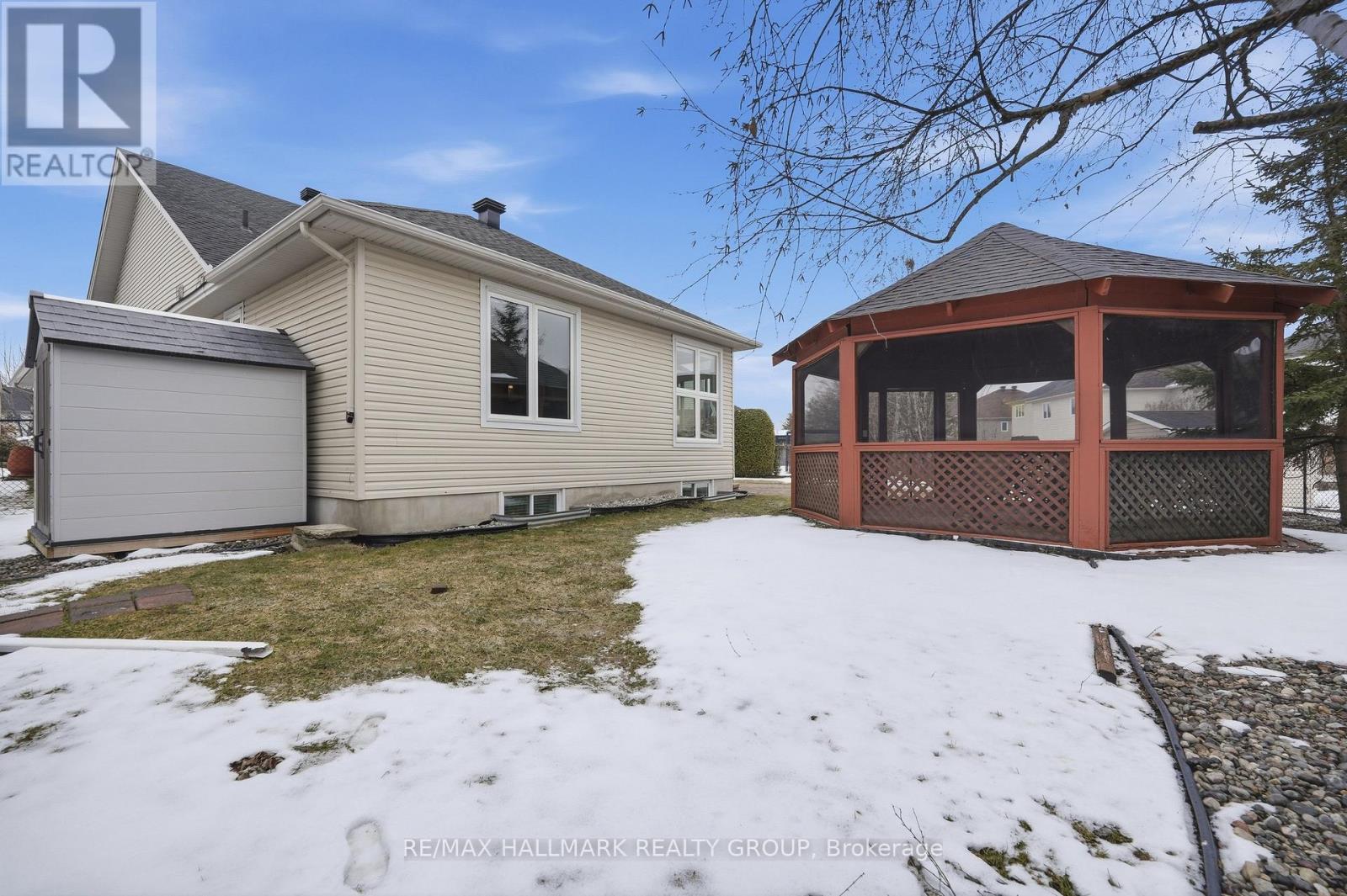 724 Long Point Circle, Ottawa, Ontario  K1T 4E9 - Photo 45 - X12927972