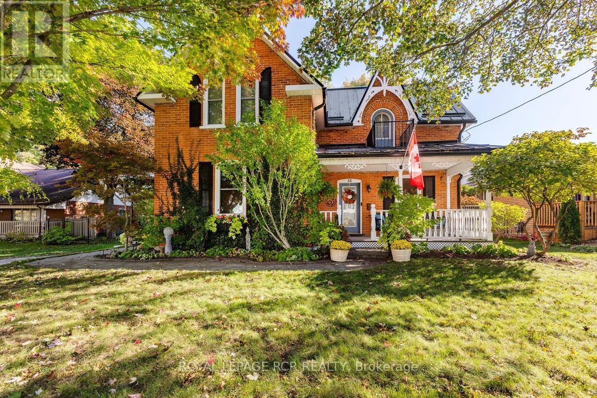 11 KING STREET, East Gwillimbury, Ontario