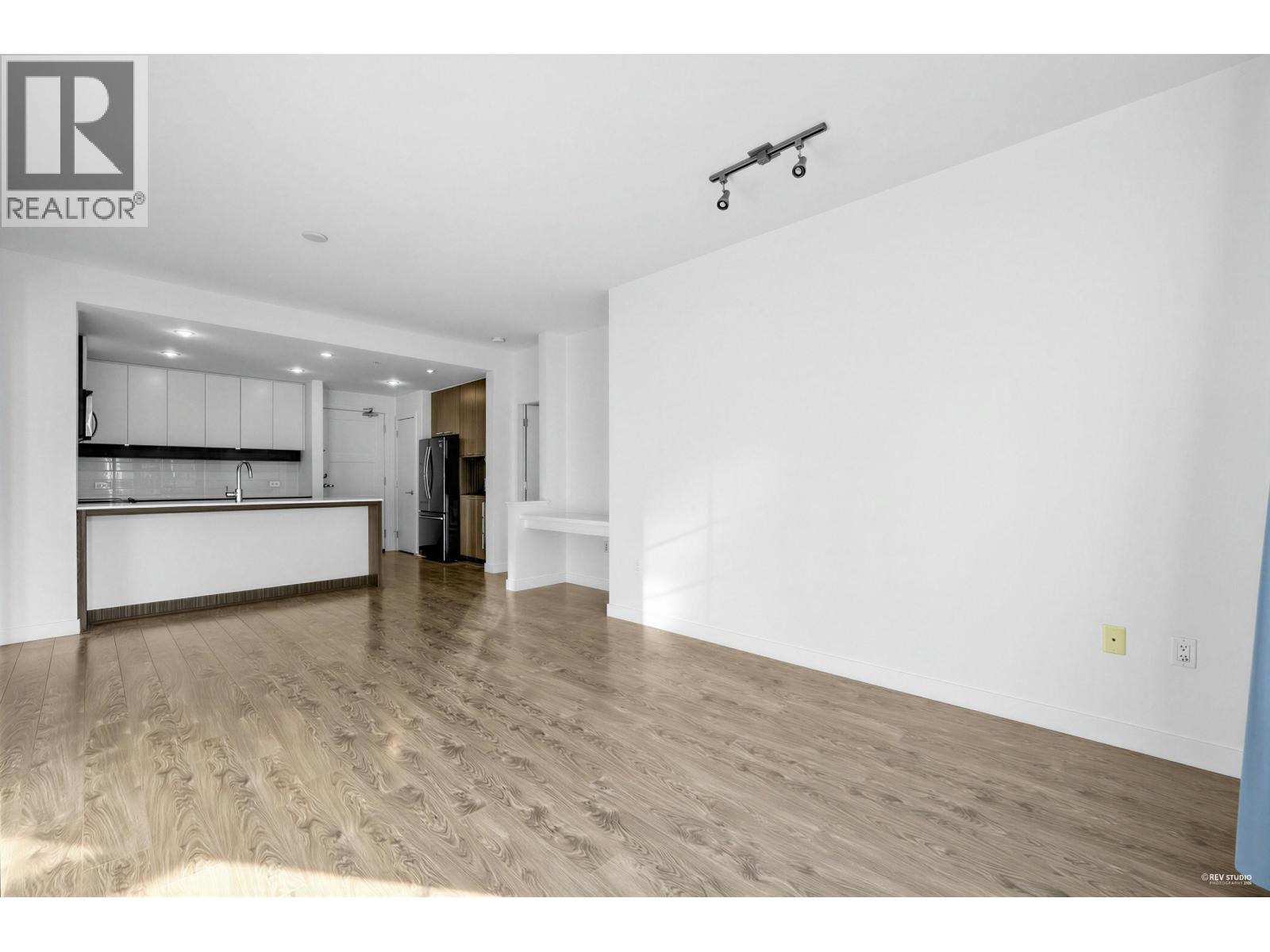 208 608 Como Lake Avenue, Coquitlam, British Columbia  V3J 0B2 - Photo 7 - R3108344