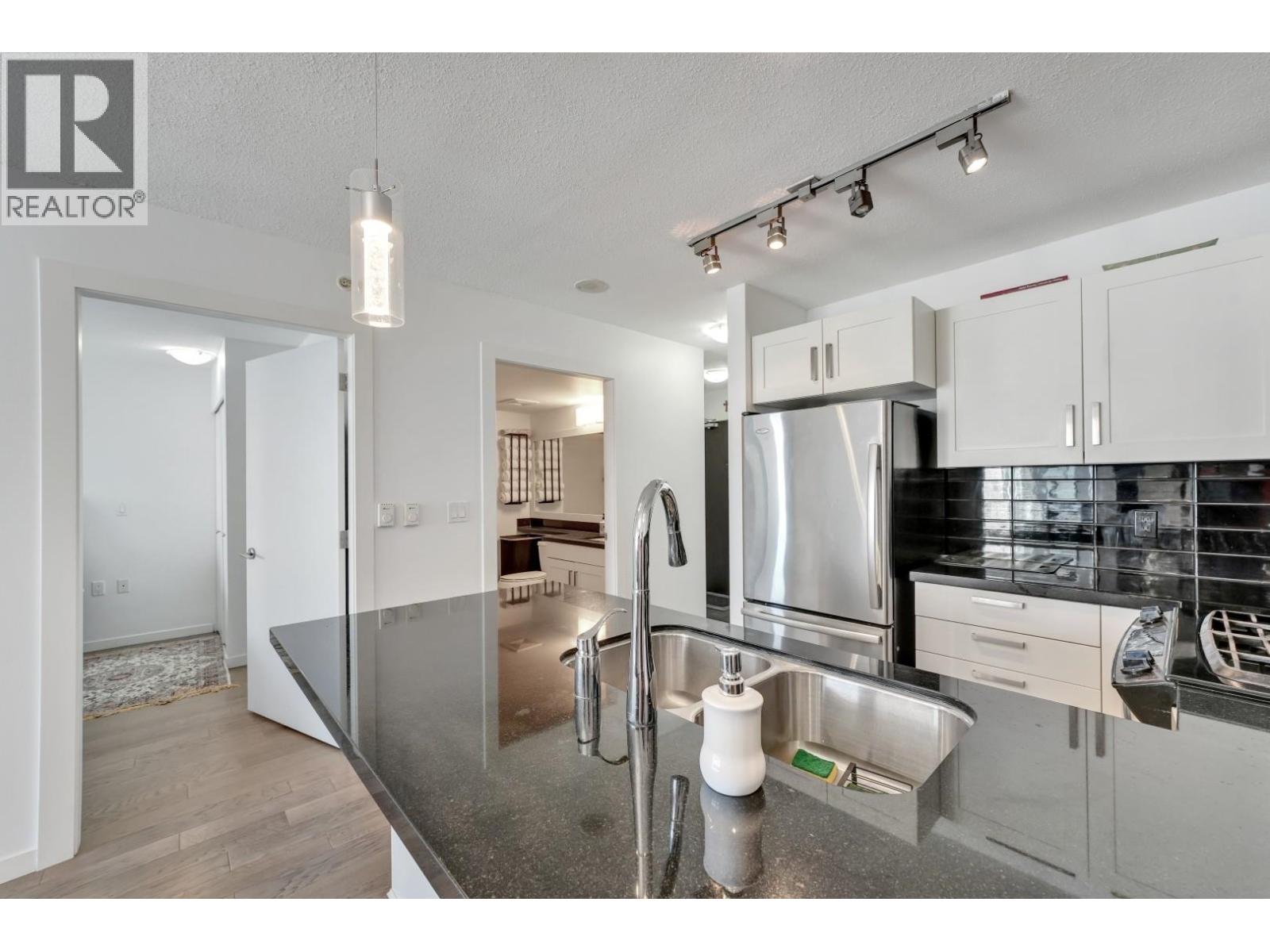 1106 2133 Douglas Road, Burnaby, British Columbia  V5C 0E9 - Photo 4 - R3108353