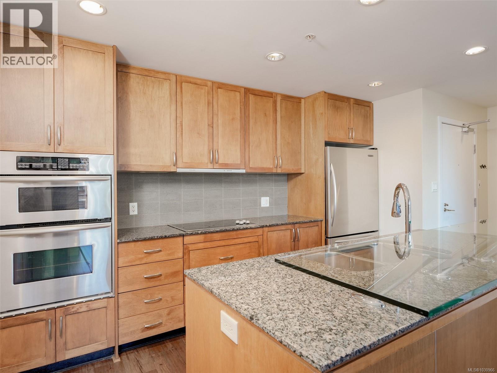 604 788 Humboldt St, Victoria, British Columbia  V8W 4A2 - Photo 11 - 1030966