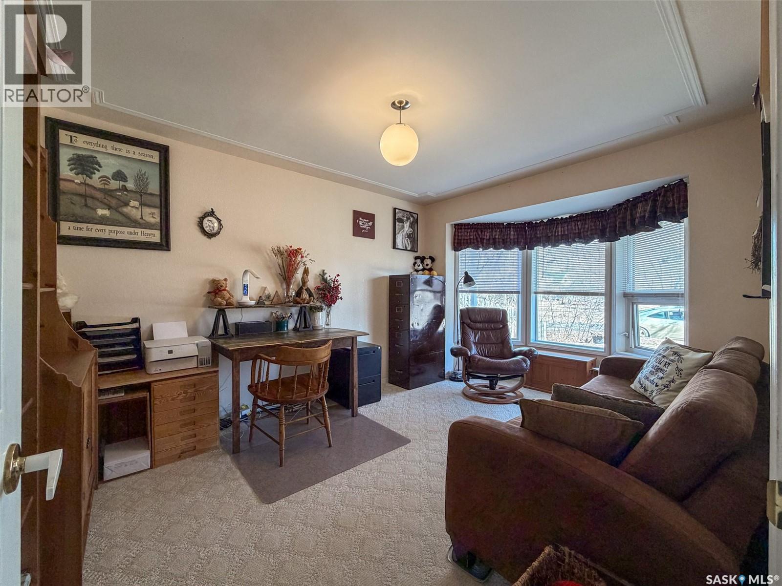 118 Cedar Avenue N, Eastend, Saskatchewan  S0N 0T0 - Photo 23 - SK032219