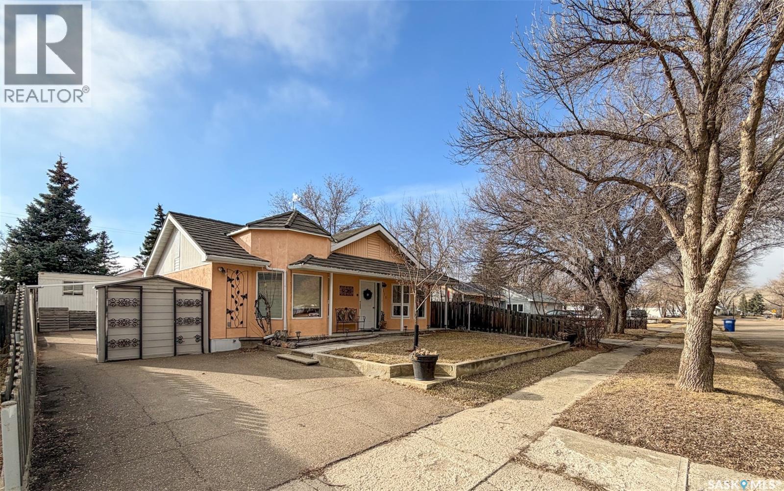 118 Cedar AVENUE N, Eastend, Saskatchewan