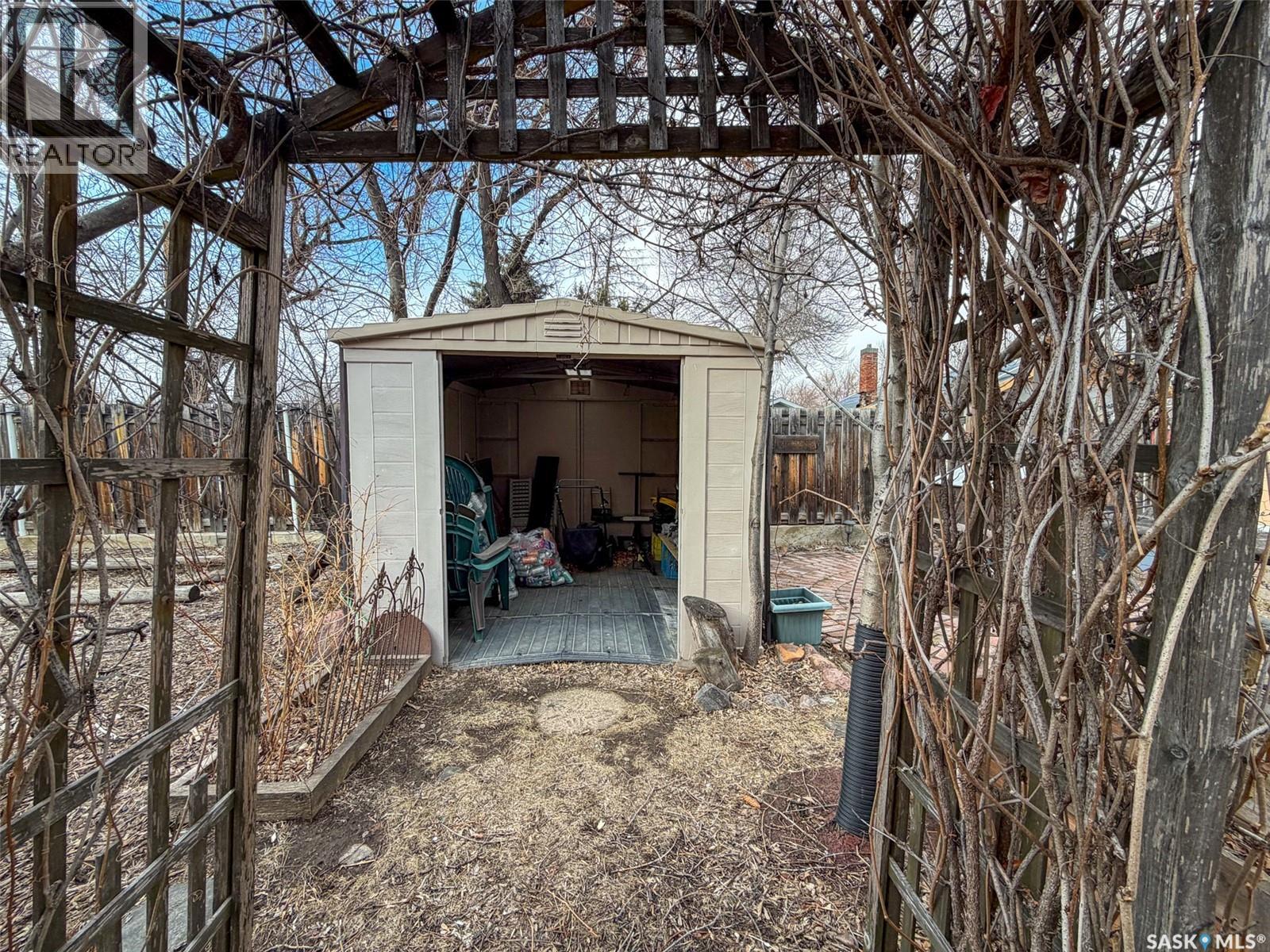 118 Cedar Avenue N, Eastend, Saskatchewan  S0N 0T0 - Photo 44 - SK032219