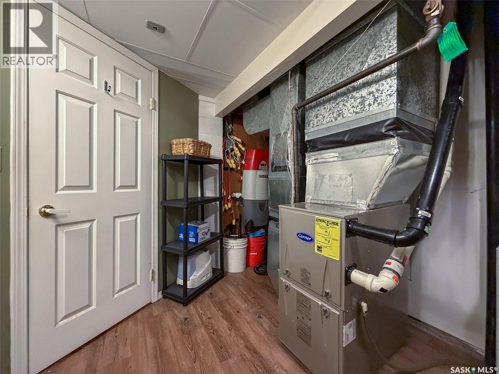 118 Cedar Avenue N, Eastend, Saskatchewan  S0N 0T0 - Photo 35 - SK032219