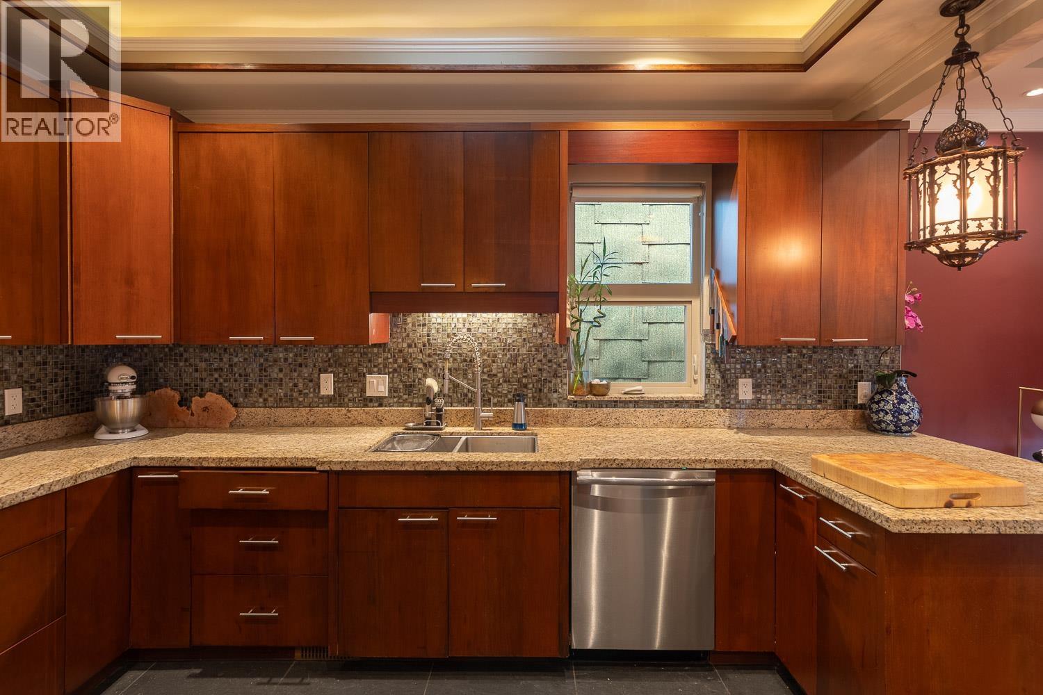 557 Prior Street, Vancouver, British Columbia V6A 2G4 - Photo 12 - R3108338