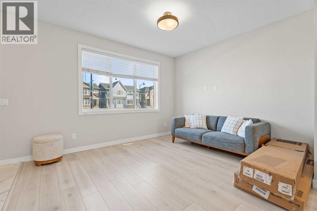 17 Creekstone Drive Sw, Calgary, Alberta  T2X 4Y2 - Photo 4 - A2291782