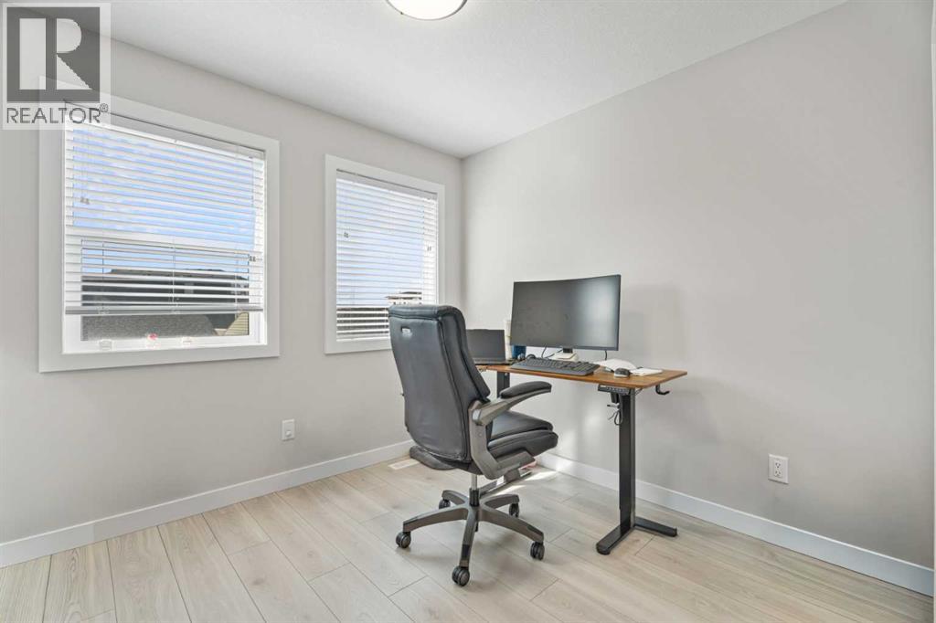 17 Creekstone Drive Sw, Calgary, Alberta  T2X 4Y2 - Photo 15 - A2291782