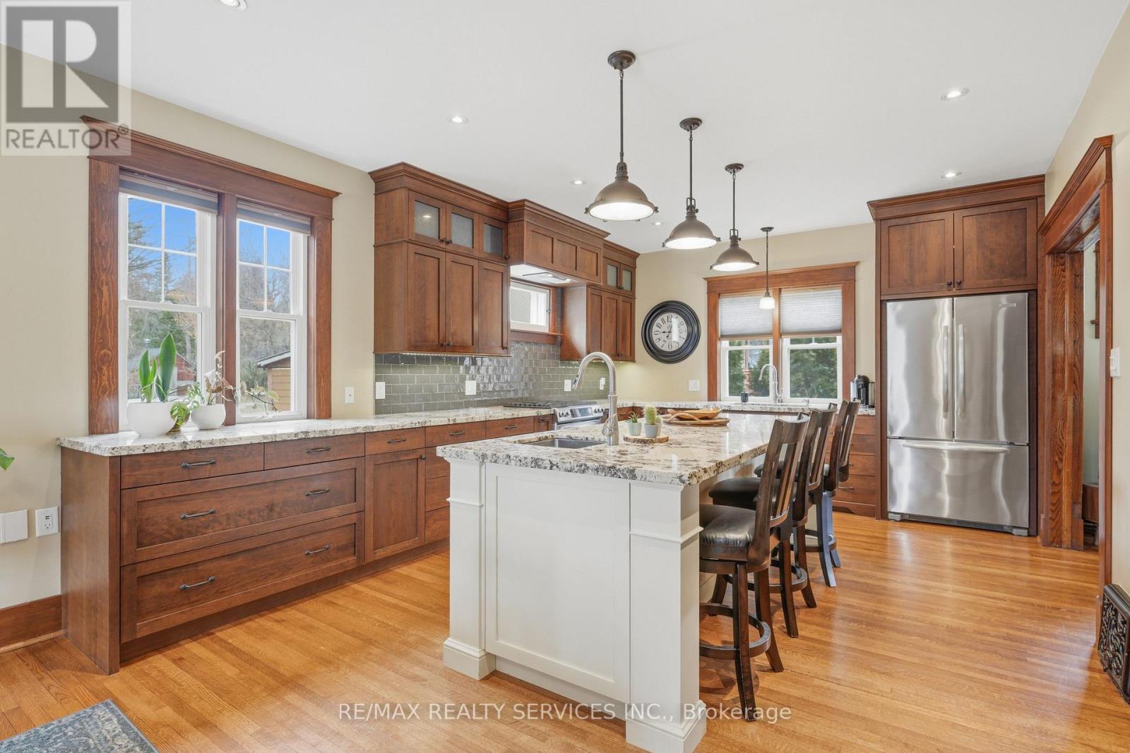 2 Maple Avenue, Caledon, Ontario  L7C 1K5 - Photo 12 - W12944958