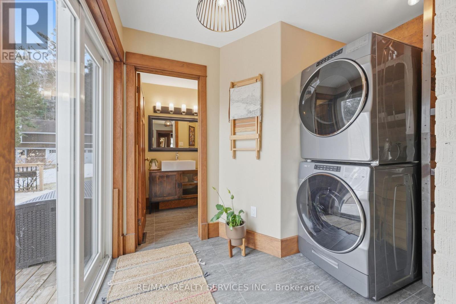 2 Maple Avenue, Caledon, Ontario  L7C 1K5 - Photo 22 - W12944958