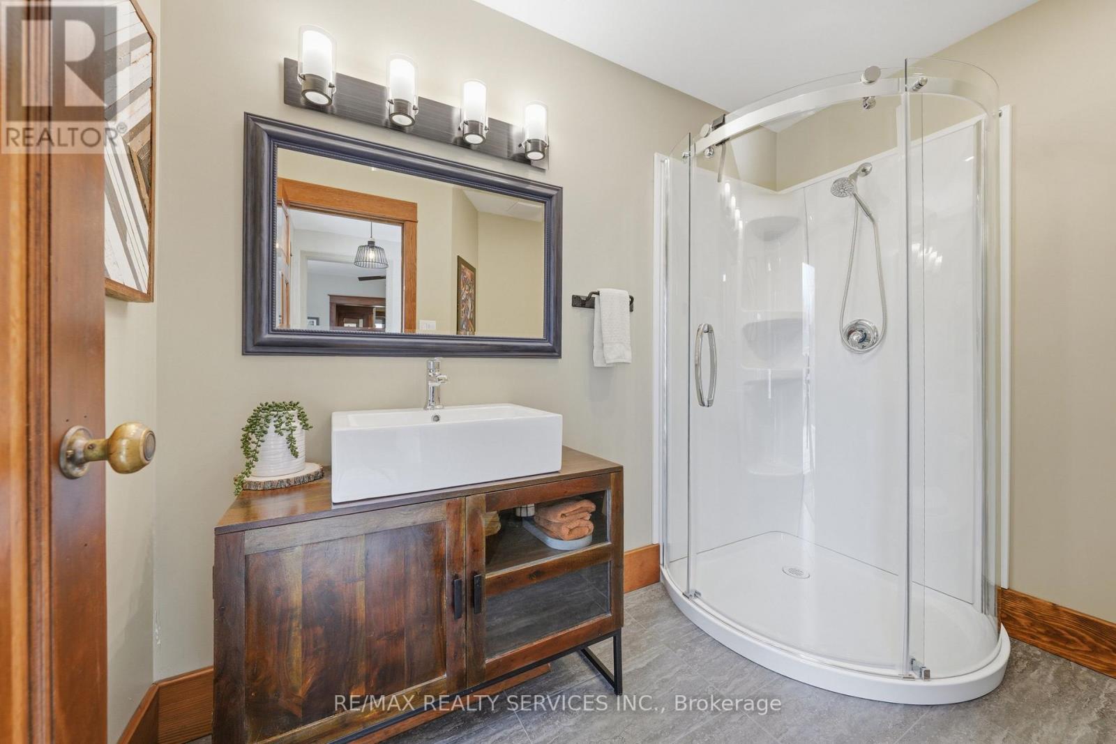 2 Maple Avenue, Caledon, Ontario  L7C 1K5 - Photo 23 - W12944958