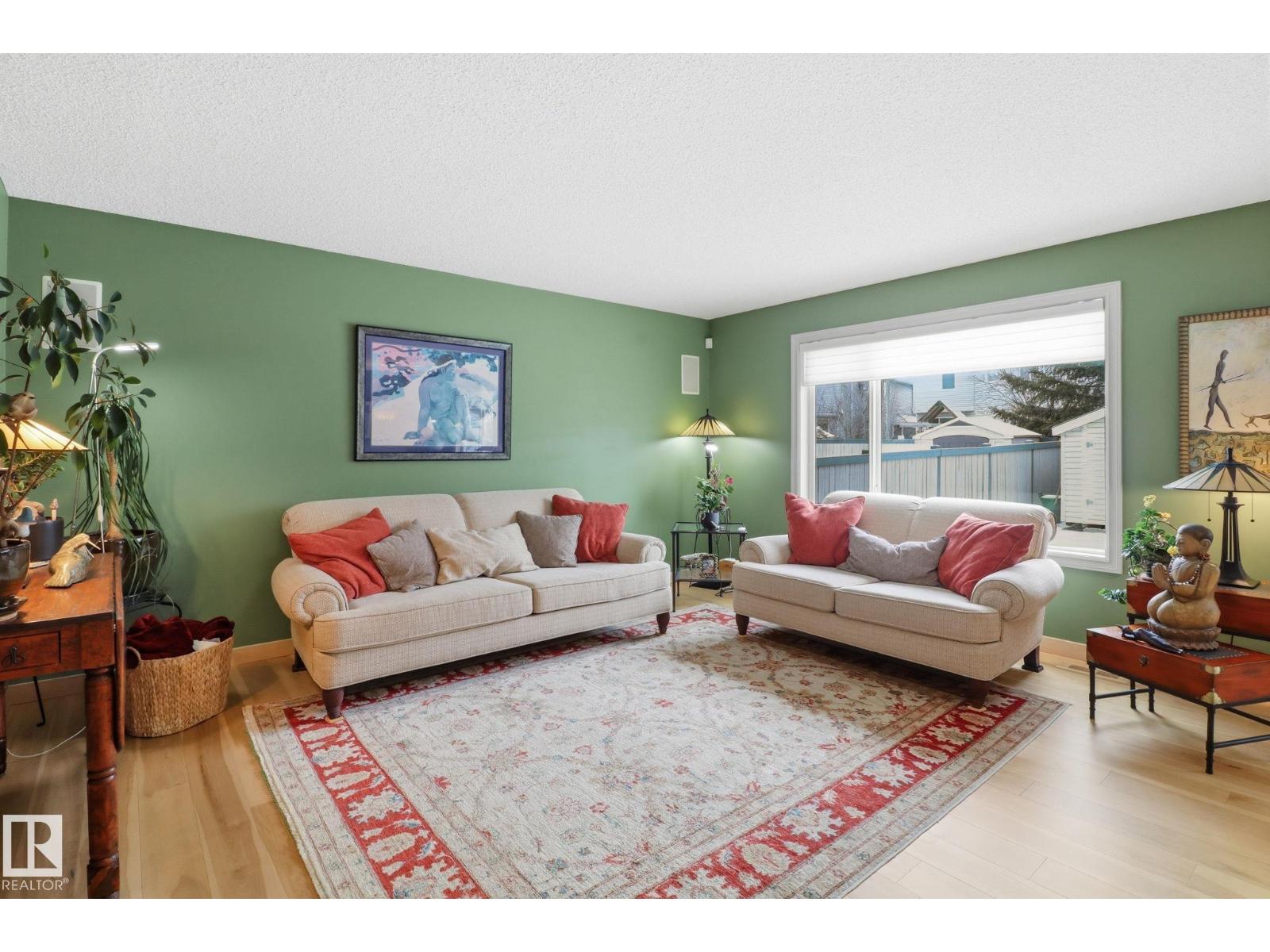 8311 11 AV SW, Edmonton, Alberta