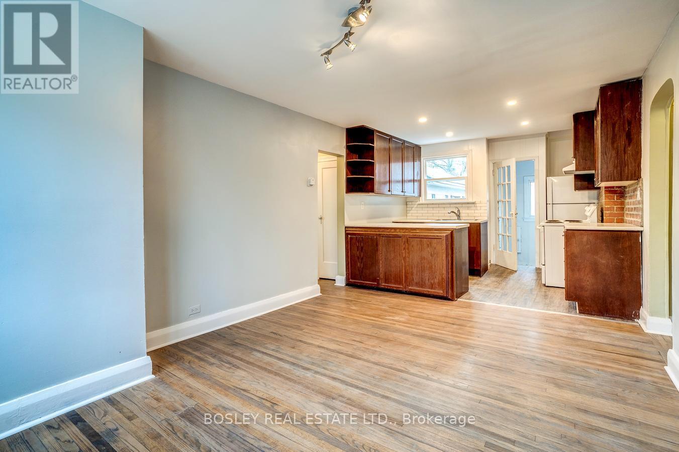 9 Thirty Eighth Street, Toronto, Ontario  M8W 3M1 - Photo 11 - W12967054