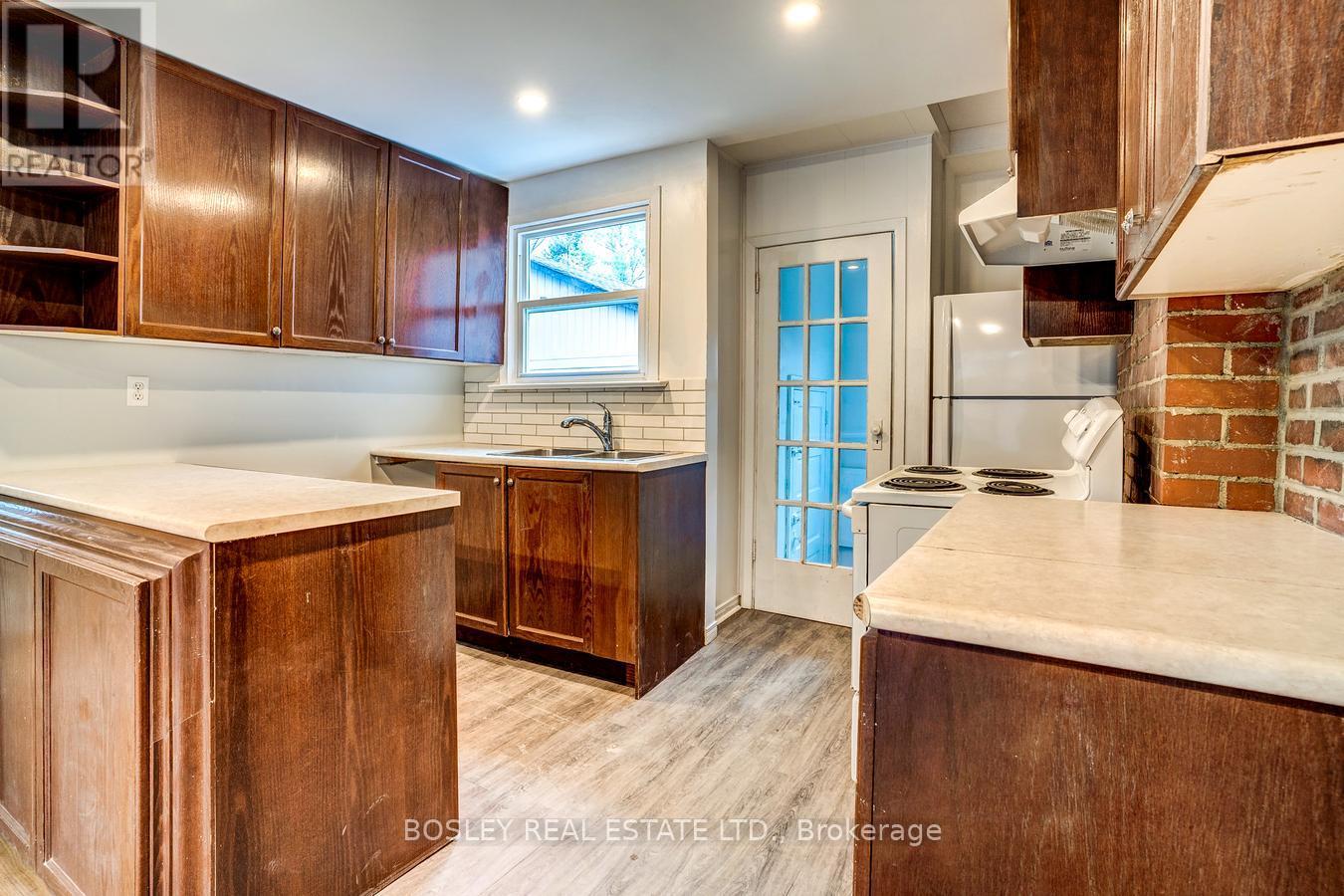 9 Thirty Eighth Street, Toronto, Ontario  M8W 3M1 - Photo 14 - W12967054