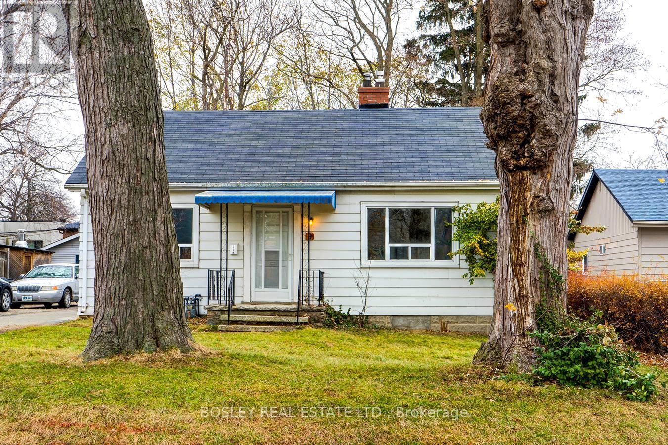 9 THIRTY EIGHTH STREET, Toronto, Ontario