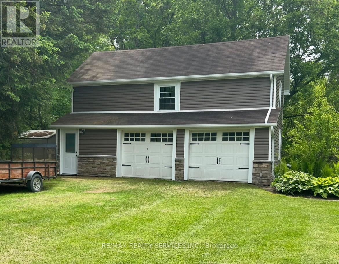 2 Maple Avenue, Caledon, Ontario  L7C 1K5 - Photo 5 - W12944958