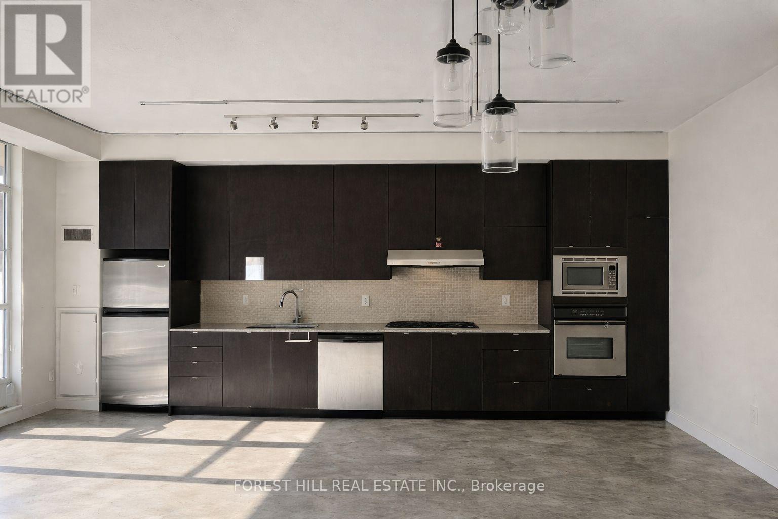 207 - 23 BRANT STREET, Toronto, Ontario